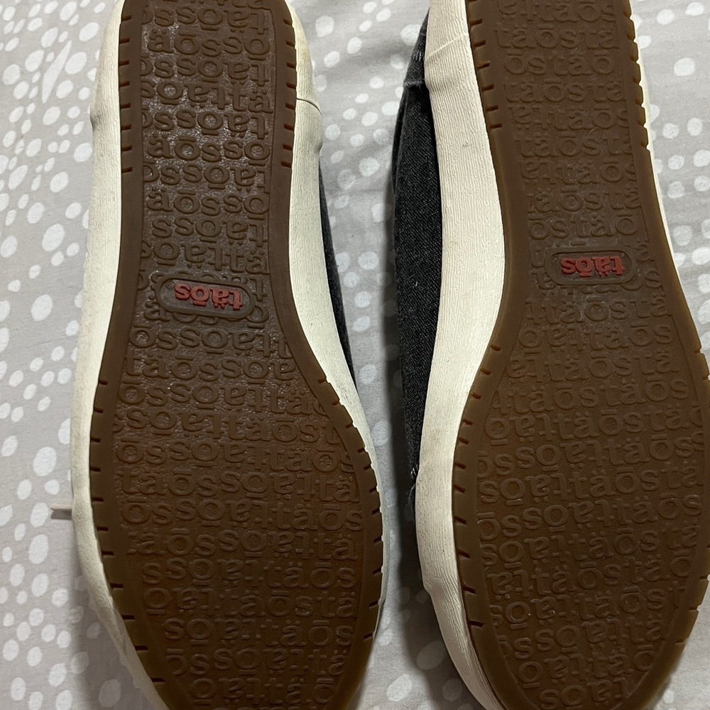 Taos Black and Cream